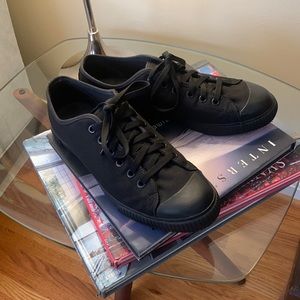 Chrome Kursk sneakers in great condition, plain black